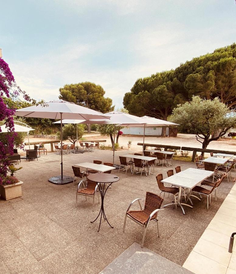 Hotel Restaurant La Plage Пор-Сен-Луи-дю-Рон Екстериор снимка