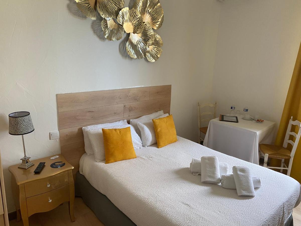 Hotel Restaurant La Plage Пор-Сен-Луи-дю-Рон Екстериор снимка